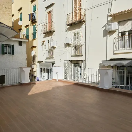 Di Fiore בית הארחה